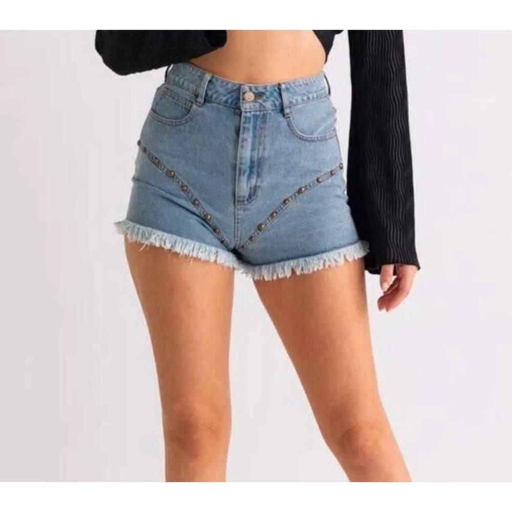 LE LIS Collection Women Light Wash Denim Studded Fringed High Waisted‎ Shorts